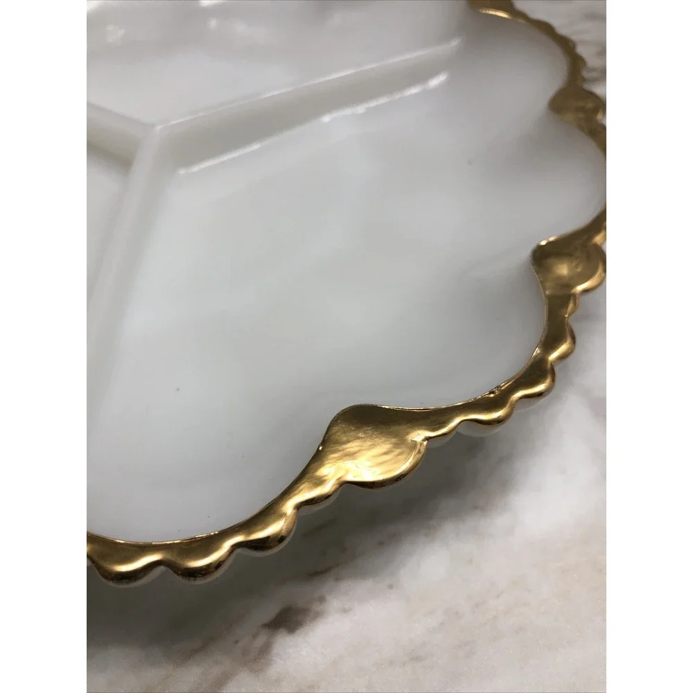 Anchor Hocking FIRE-KING OVENWARE Milk Glass Divided Relish Plate Gold Trim‎ VTG